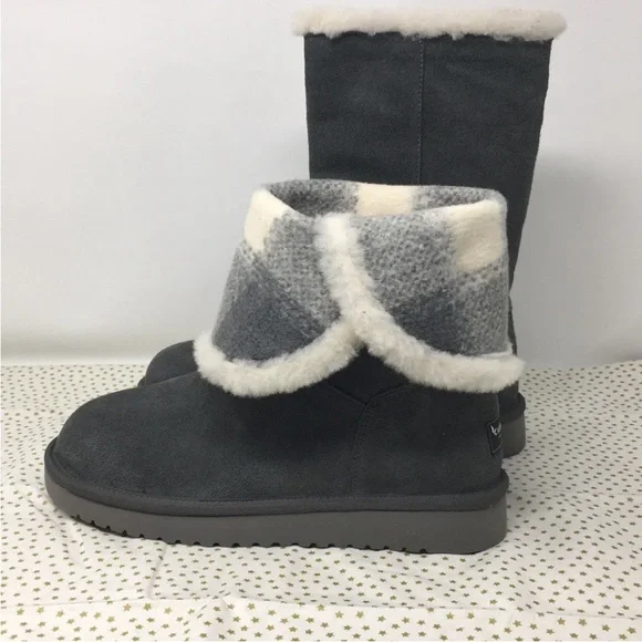 UGG Shoes Nwt Ugg Kinslei Boots Poshmark